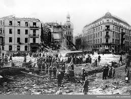 Under krigen ble betegnelsen «de forente nasjoner» brukt synonymt med «de allierte». Allierte Bombefly Angrep Victoria Terrasse Drammensveien 2 Og En Trikk Ble Truffet 31 Desember 1944 Street View Norway Scenes