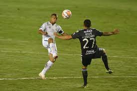 Vencer o último jogo e secar os adversários, para que a classificação venha. Em Jogo Truncado Santos E Olimpia Nao Saem Do Zero Na Volta Da Liberta Lance