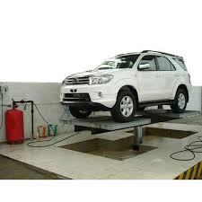 Competitors review of automatic car wash equipment market: Maruti Hydraulic Car Washing Lift With Tyre Rest Platform Trp Id 15136617055