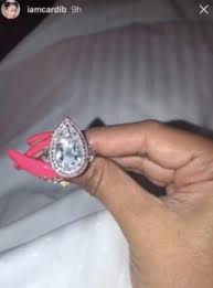 Cardi b received a stunning diamond engagement ring from boyfriend and migos rapper, offset. Cardi B S 8 Carat Diamond Engagement Ring Cost Offset 550k