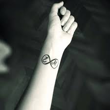 Go through this article for the tattoos that make you stand out without making too much fuss. 60 Amazing E Letter Tattoo Designs And Ideas Body Art Guru