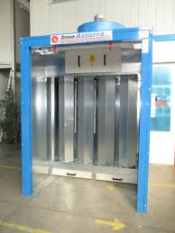 Ad acqua o solvente di pezzi di varie dimensioni, per piccole serie o ritocchi. Cabina Per Verniciatura A Secco Mod Cpa Polv Tecno Azzurra