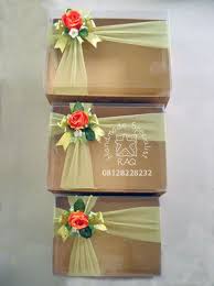 Pin By Yusnawati Maan Maan On Kotak Seserahan Wedding Gifts Packaging Wedding Gift Pack Indian Wedding Gifts