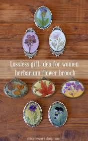 Lossless Gift Idea For Women Herbarium Flower Brooch Easy Diy Jewelry Resin Diy Diy Resin Casting