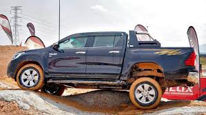 Harga toyota hilux s cab otr bandar lampung. Malaysians In Sarawak Are Stranded That S Why The Toyota Hilux Is A Necessity There Wapcar