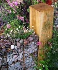 Pebble Fence Http Images Mooseyscountrygarden Com Hampton Court Flower Show Hampton Court Flower Show 60 Garten Gartenzaun Ideen Ummauerter Garten