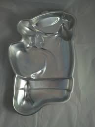 Items Similar To Wilton Yogi Bear Cake Pan On Etsy Yogi Bear Bear Cakes Cake Pans