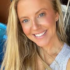 Chelan Simmons's Instagram, Twitter & Facebook