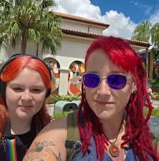 When a friend "hangs" his axe 🤦🏼‍♂️😂