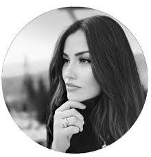 Anne Salas's Instagram, Twitter & Facebook