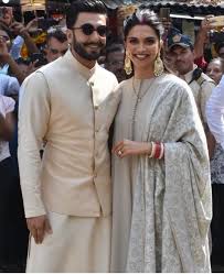 Deepika Padukone And Ranveer Singh Seek Blessings Of Lord Ganesha At Siddhivinayak With Their Families Ahead Of Their Third Reception Hungryboo Deepika Padukone Style Indian Wear Bollywood Fashion