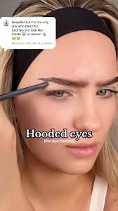 Makeup for hooded eyes