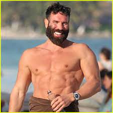 Bilzerian is open about his relationships with women. Dan Bilzerian Flaunts His Chiseled Body In Tulum With A Group Of Models Dan Bilzerian Shirtless Just Jared