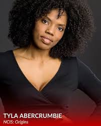 Leslie Fish's Instagram, Twitter & Facebook