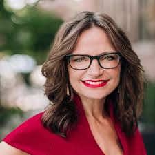 Persistence Is Everything • Melanie Giglio-Vakos • Keeping It Real Podcast  • Secrets Of Top 1% REALTORS ® • Interviews With Real Estate Brokers &  Agents