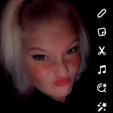 Katherine Hargis's Instagram, Twitter & Facebook