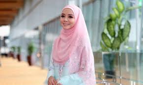 #mirazizan #chentaku 090516#abpbh29 250317#julajulibintangcinta ❤️ 150717#julajulibintangputuscinta come#julajulibintangcintatheseries. Dikaitkan Dengan Remy Ishak Hubungan Zizan Mira Tak Terjejas