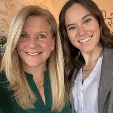 Lara Lundgren's Instagram, Twitter & Facebook