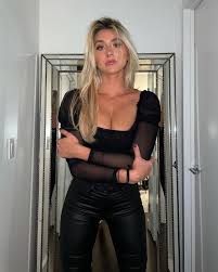 Hannah Cook - Free pics, galleries & more at Babepedia