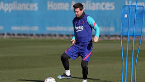 In view of the information published today in the newspaper el mundo, in relation to the professional contract signed between fc barcelona and the player lionel messi, the club regrets its publication given that it. Q0blp87anrjyvm