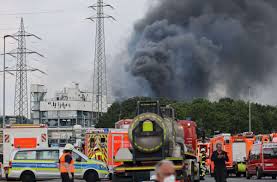 Five employees at the site are missing several are injured, two seriously, according to currenta, with leverkusen residents. Qr1fmb7ox7b8um