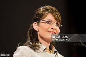 1,603 Sarah Brooks Photos & High Res Pictures