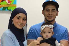 Gambar kebahagiaan fizo omar bersama mawar karim dan wan maryam. Fizo Omar Tutup Mulut Spekulasi Perkahwinan Bergolak Ini Pula Respon Mawar Karim Iluminasi