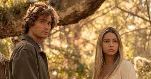 Sarah elizabeth cameron is one of the main characters in outer banks. M9248xr Wt48jm