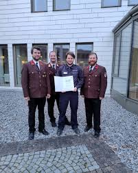 🏅FLA Gold🏅 Unser Feuerwehrmitglied Luger Michael 👨🏻‍🚒 hat sich dem  Einzelbewerb um das Feuerwehrleistungsabzeichen in Gold gestellt und  bravourös gemeistert. 🏆 Liebevoll auch die Feuerwehrmatura genannt, ist es  das höchste zu erreichende