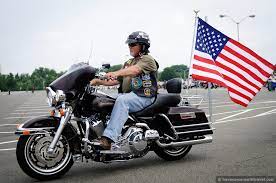 How To Display An American Flag On A Motorcycle
