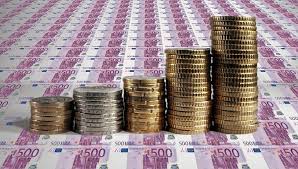 Taxe de studii pentru acoperirea cheltuielilor necesare desfășurării procesului de învățământ și a altor oportunități de care beneficiază în timpul studiilor, studenții și cursanții la studiile de masterat plătesc taxe de studii. Ce Taxe Percep Facultatile De Economie Si Drept Din Romania