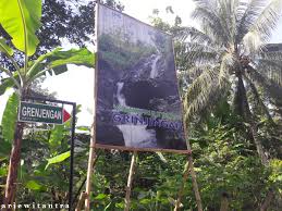 Air terjun ini berada di lereng gunung. Air Terjun Grenjengan Destinasi Wisata Baru Di Karanganyar Arie Witantra