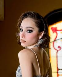 val contreras (@vale_lugoc) • Instagram photos and videos