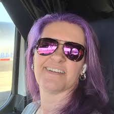 C'est avec une profonde tristesse que nous annonçons le décès de notre  collègue Valérie Therrien, survenu le 3 février dernier. Membre de la  grande famille Kingsway Vrac depuis 2015, Valérie était une