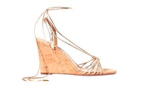 Are you wondering what shoes to wear for beach wedding ceremony and/or reception? 10 Bridal Shoes For A Beach Wedding