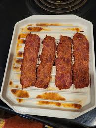 So turkey bacon, to me it reminds me of ham... It's delicious, but just not  bacon...I bought this microwave cooker and 100% game changer for crispy  bacon