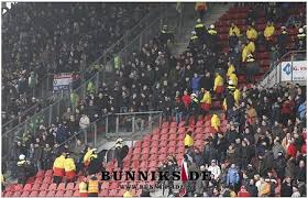 Feyenoord verstond ik al helemaal niet, dus in mijn onschuld zei ik ajax. Security In Stadiums The Netherlands A Dead Hooligan And Combi Tickets