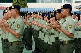 Rejimen 511 askar wataniah iaitu mejar abg mohamad bin abg marzuki,acara diteruskan dengan upacara 4.risik kor risik mempunyai sebuah unit 12 krd aw yang dintegrasikan ke batalion krd(tetap).unit in terdapat di pulau pinang. Rejimen 503 Askar Wataniah Batalion Pertama Facebook