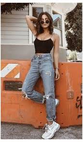 Look Top Cropped Calca Mom Jeans Hair Hairstyle Hairstylist Hairgoals Haircut Haircolor In 2020 Comfy Jeans Outfit Comfortable Jeans Outfit Cute Casual Outfits