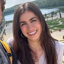 Victoria (Tori) Barnes (@torisgreatstory)