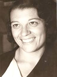 Matilde Moliner Ruiz fue una mujer avanzada a su tiempo y con un recorrido  profesional y vital de gran interés. Merece un lugar destacado en las  #PionerasUnizar. En 1925 se licenció en