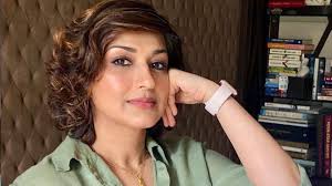 Sonali Bendre Behls khaki shirt + white linen pants make the ideal work  from home outfit | Vogue India