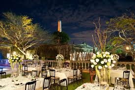 Montaje En El Jardin Frontal De La Hacienda Tekik De Regil Con Vista A La Antigua Casa De Maquinas Bodas Bodas Y Eventos Haciendas