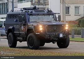 Pin Von Ricardo Rodriguez Auf Mercedes Truck Einsatzfahrzeuge Polizei Polizeiautos