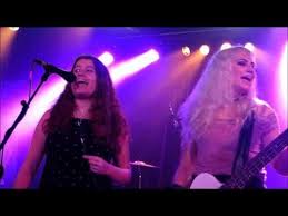 The Dollyrots Kelly Loses Her Voice Pulls A Fan On Stage To Sing Atl Losing Her Singing The Voice