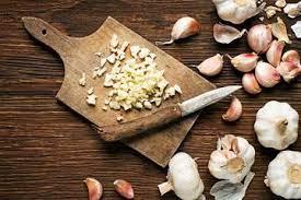 Bawang putih hitam juga memiliki khasiat yang cukup baik untuk menurunkan tekanan darah agar mengonsumsi bawang putih hitam bisa menjaga kesehatan hati. Makan 1 Siung Bawang Putih Sebelum Tidur Ini 5 Manfaatnya Pada Tubuh Semua Halaman Cewekbanget