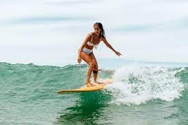 How To Surf / The Complete Beginner's Guide To Surfing