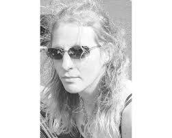 Cynthia Hendrickson's Instagram, Twitter & Facebook