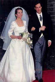 König juan carlos, seine tochter infantin elena und deren kinder victoria und felipe stehen gemeinsam im. Pin Von Ko Ln Auf Brautpaare Brautpaar Braut Hochzeit