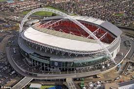 The first fa cup final played here was in 1923, attracting. Wembley Stadium London ÙŠØªÙ…ÙŠØ² Ø§Ù„Ù…Ù„Ø¹Ø¨ Ø§Ù„Ù‡Ù†Ø¯Ø³Ø© ÙˆØ§Ù„Ù…Ø¹Ù„ÙˆÙ…Ø§Øª Facebook
